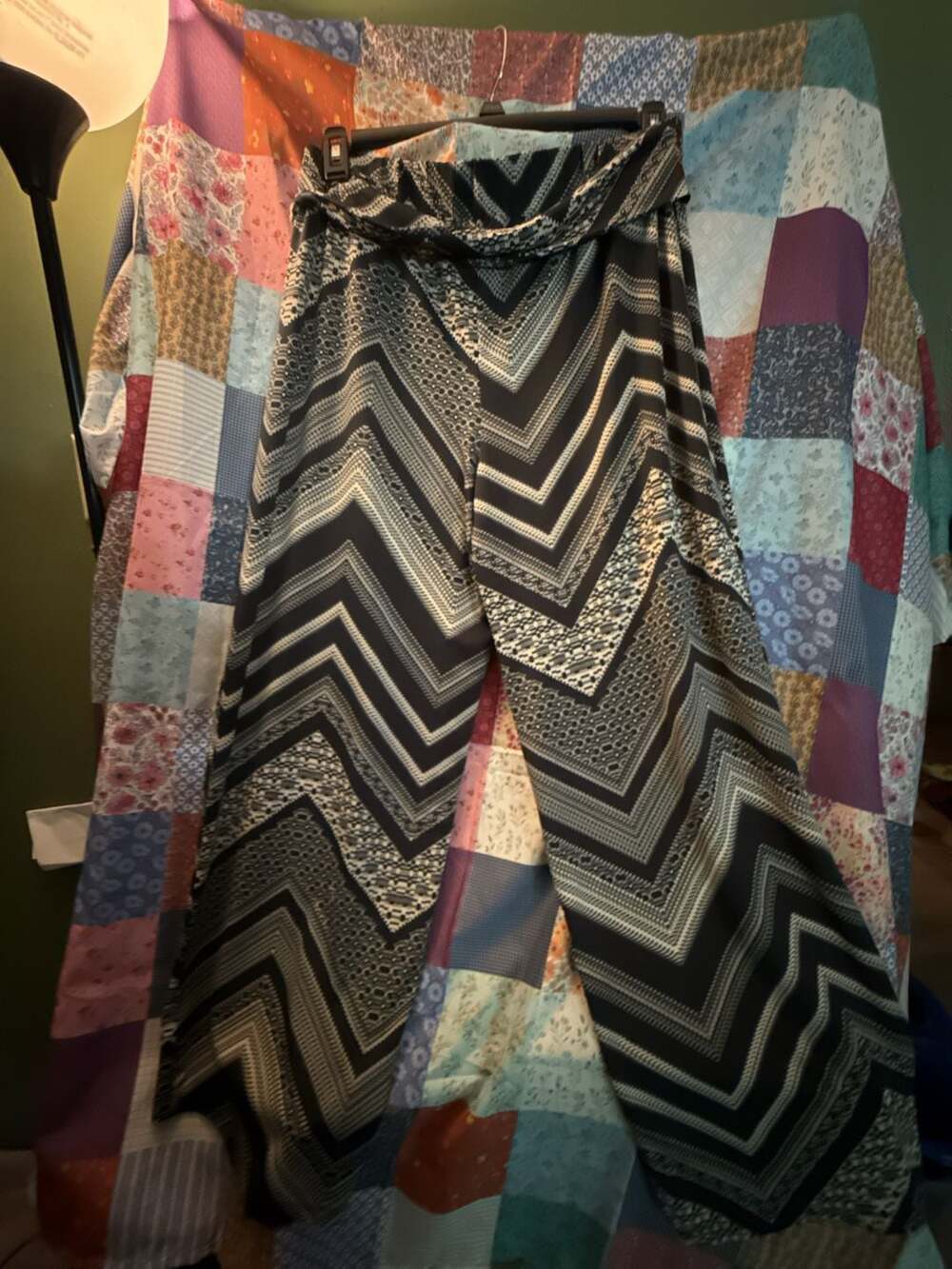 New Directions Black & White Chevron Aztec Boho Wide Leg Pants XL